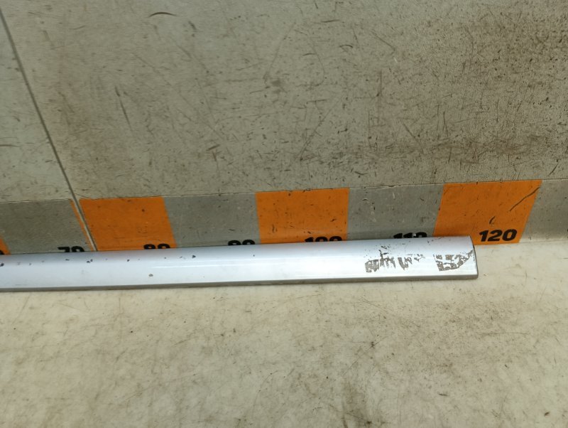 Молдинг двери