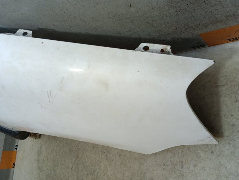 Крыло переднее правое