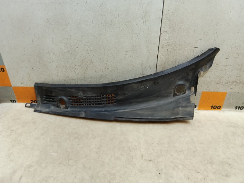 Планка под лобовое стекло