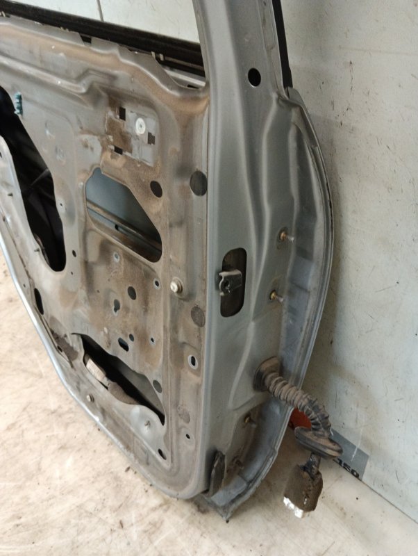 Дверь задняя левая