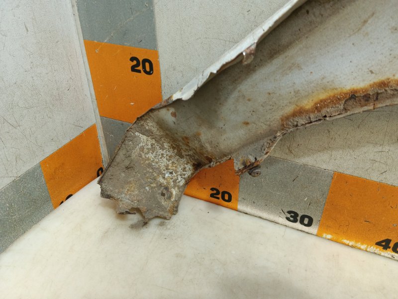 Крыло переднее левое