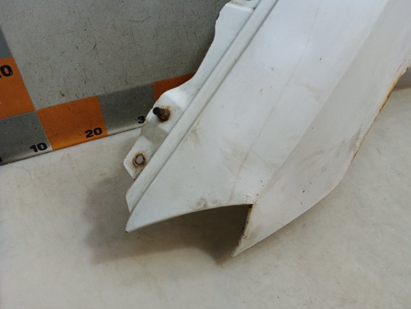 Крыло переднее левое