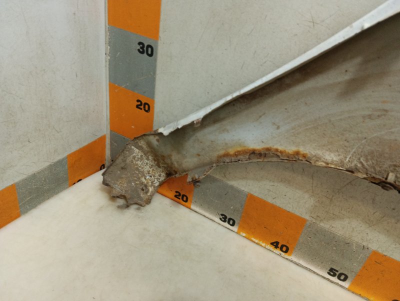 Крыло переднее левое