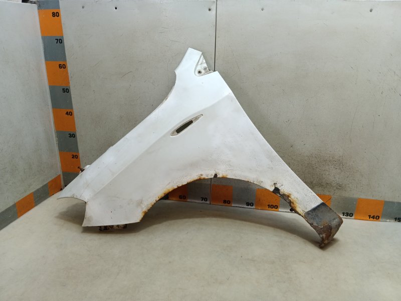 Крыло переднее левое