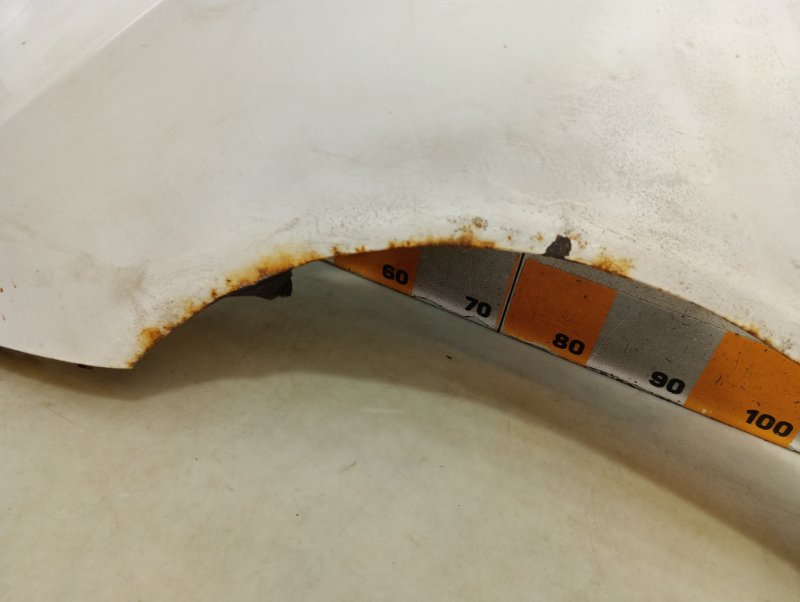 Крыло переднее левое