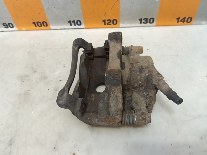 Суппорт передний правый