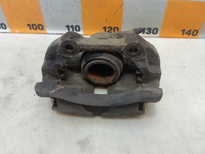 Суппорт передний правый