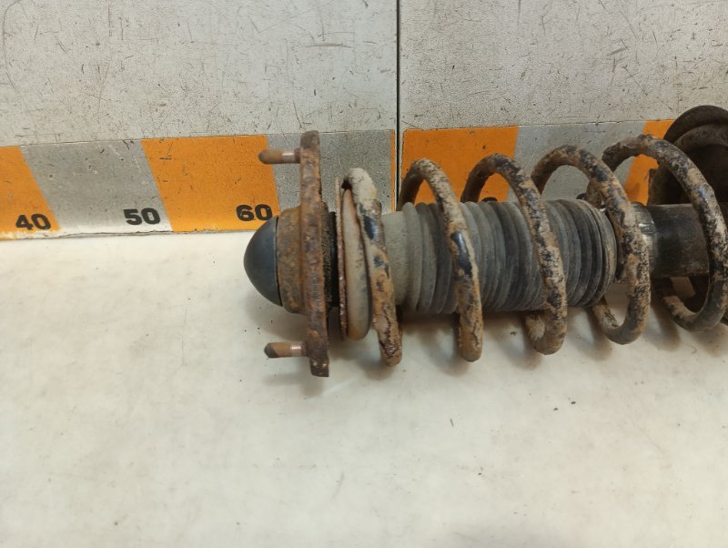 Амортизатор передний