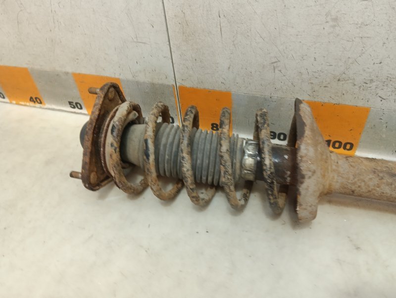 Амортизатор передний