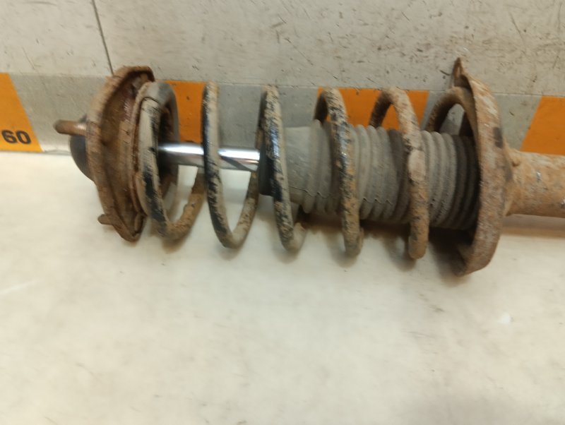 Амортизатор передний