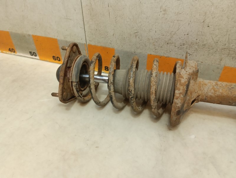 Амортизатор передний