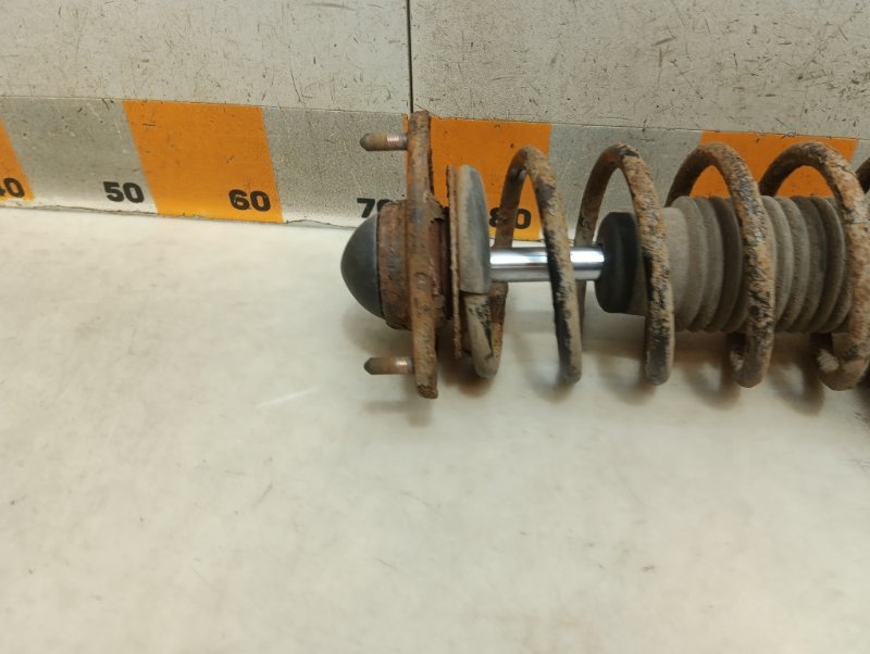 Амортизатор передний