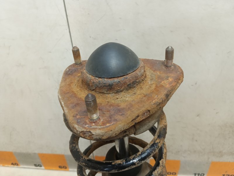 Амортизатор передний