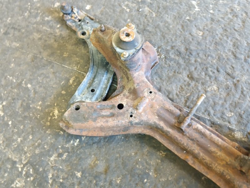 Балка подмоторная