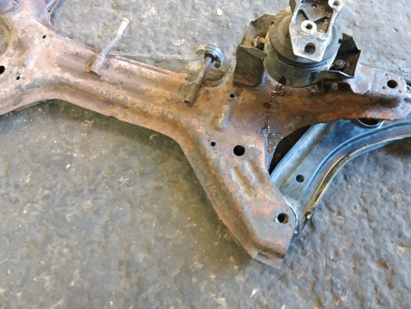 Балка подмоторная