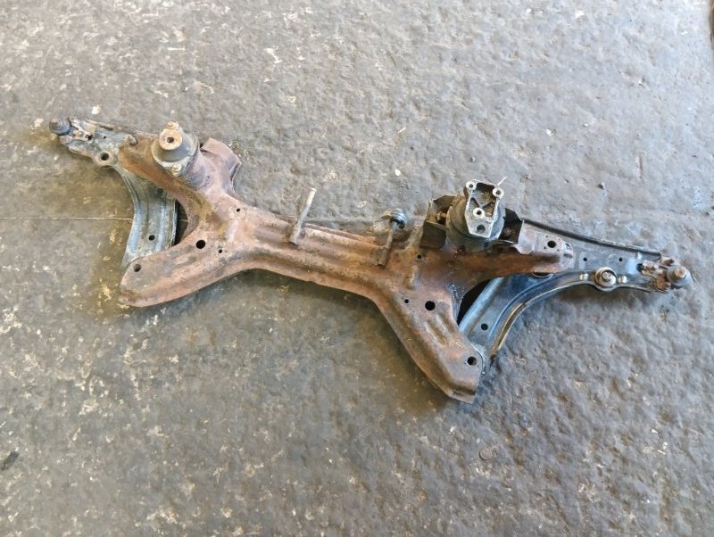 Балка подмоторная