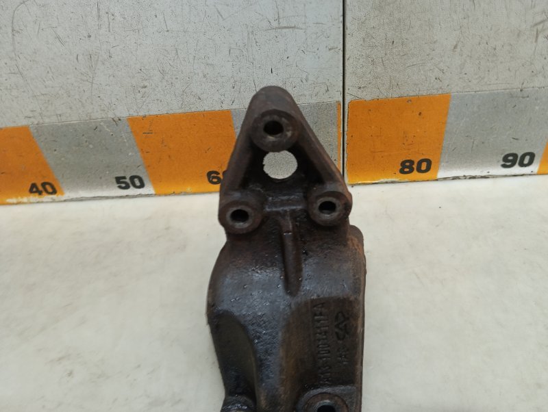 Кронштейн двигателя