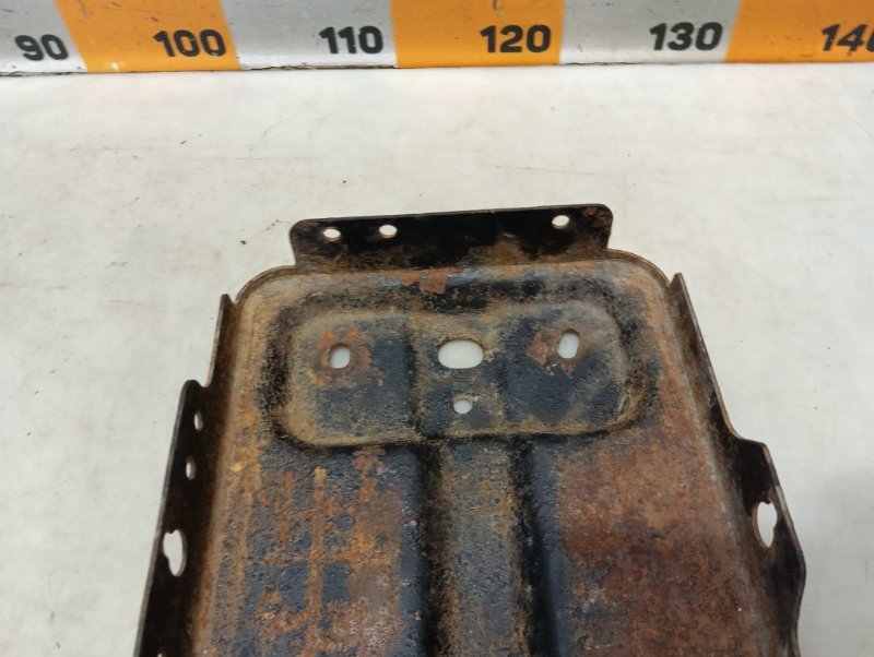 Площадка под аккумулятор (АКБ)