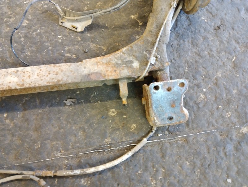 Балка задняя