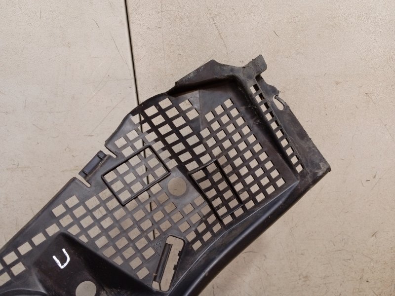 Планка под лобовое стекло