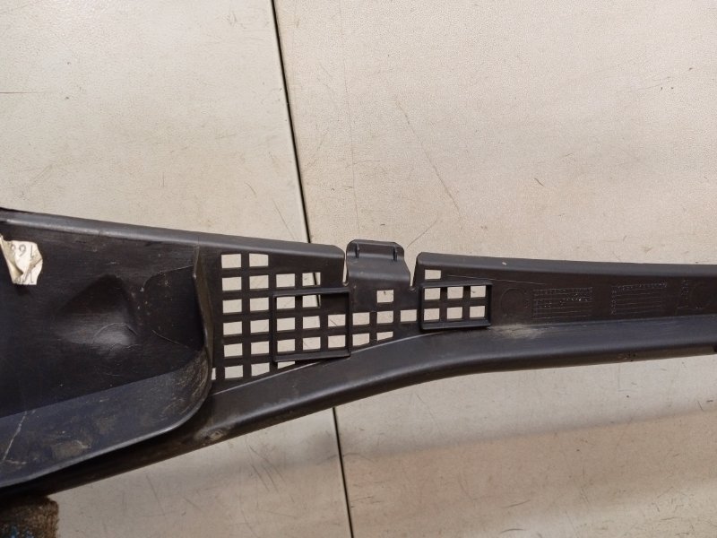 Планка под лобовое стекло