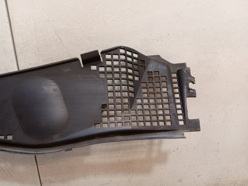 Планка под лобовое стекло