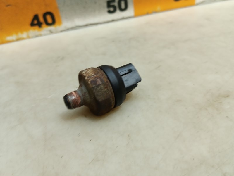 Датчик давления масла