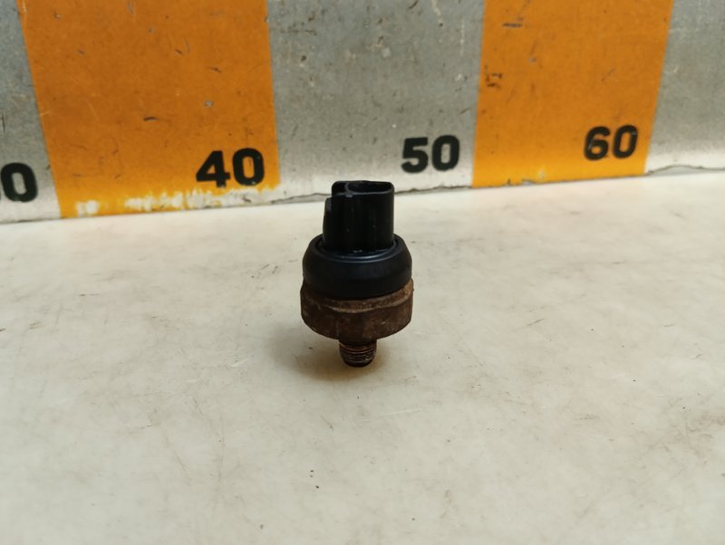 Датчик давления масла