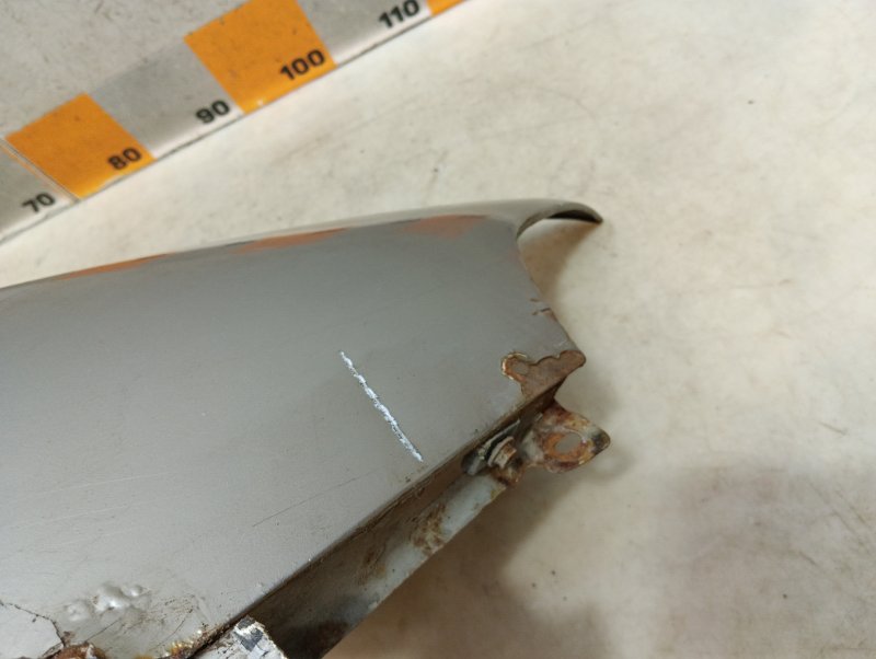 Крыло переднее правое