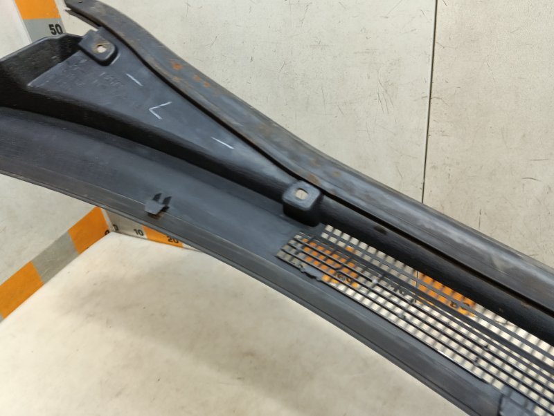 Решетка стеклоочистителей (Жабо)