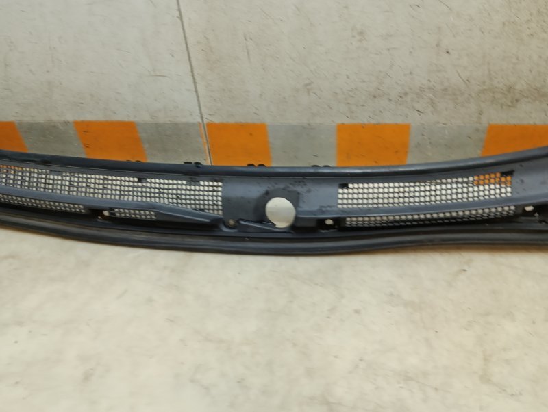 Решетка стеклоочистителей (Жабо)