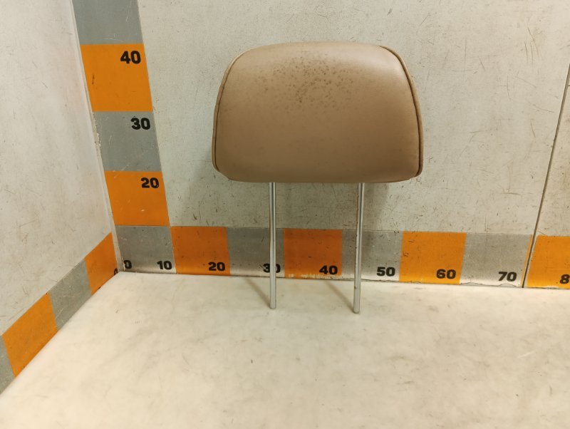 Подголовник сиденья