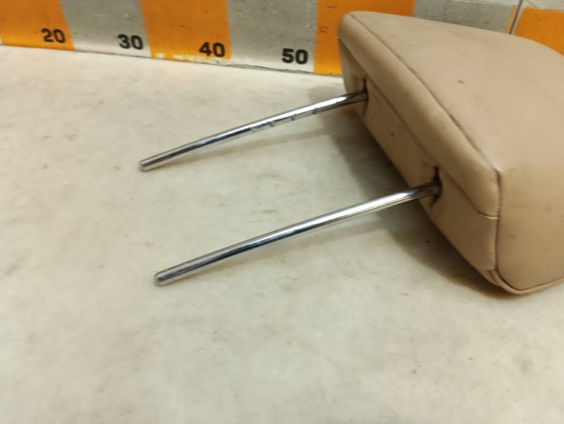 Подголовник сиденья