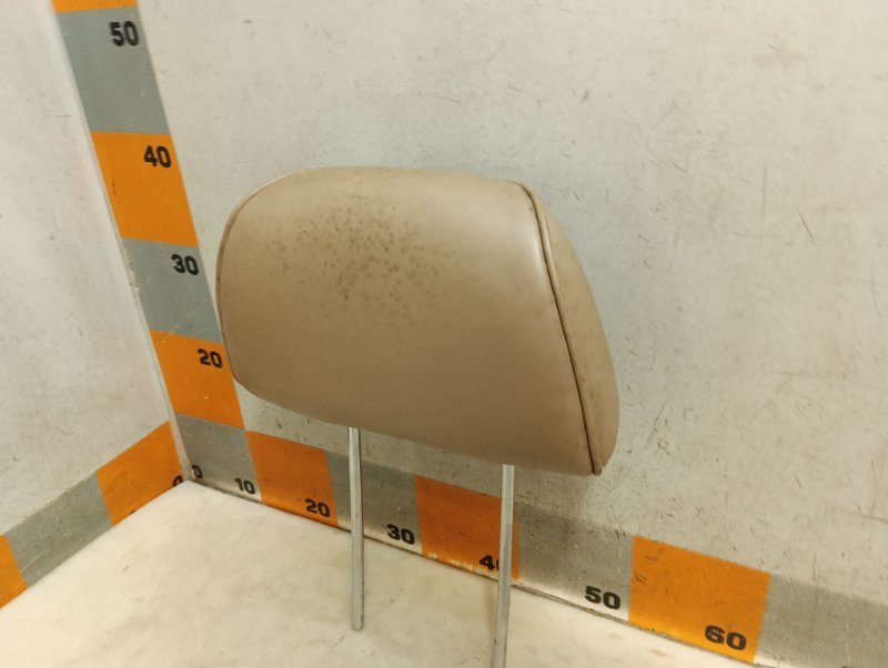 Подголовник сиденья