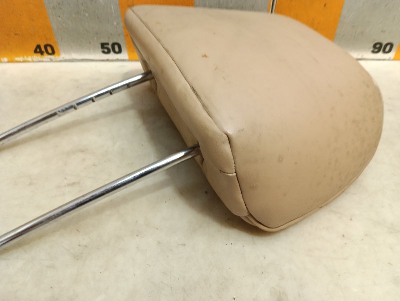 Подголовник сиденья