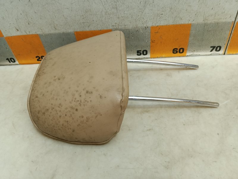 Подголовник сиденья