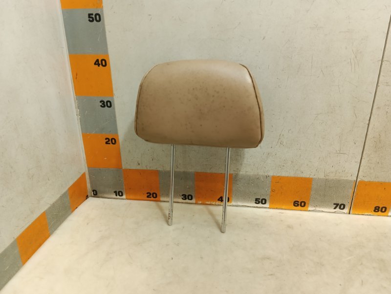 Подголовник сиденья