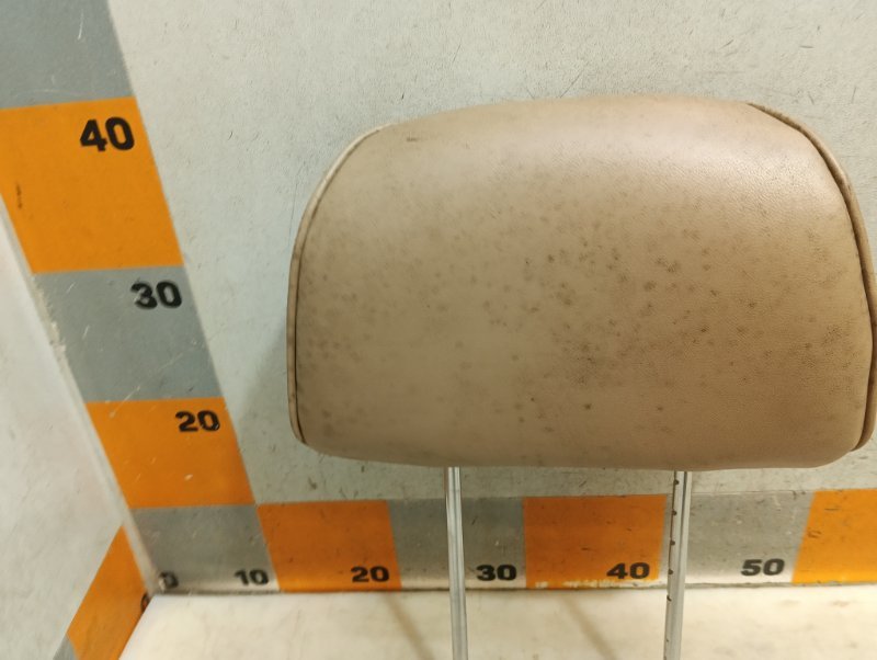 Подголовник сиденья