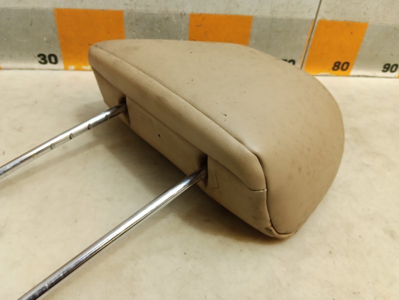 Подголовник сиденья