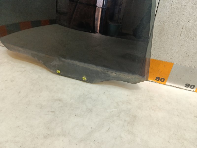 Стекло двери задней правой