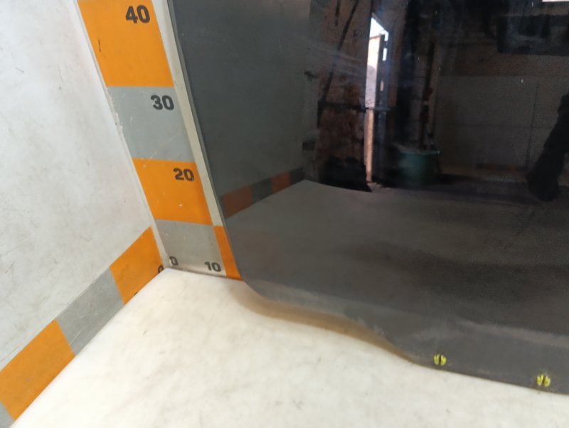 Стекло двери задней правой