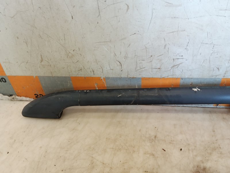 Рейлинг (релинг) правый (планка на крышу)