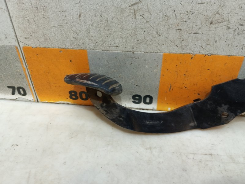 Педаль тормоза