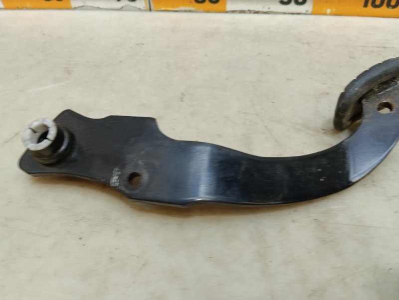 Педаль тормоза