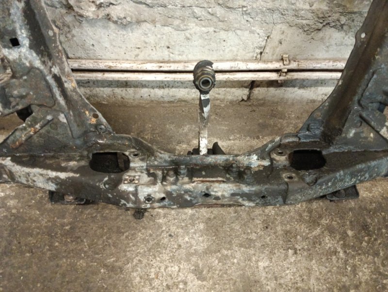 Балка подмоторная