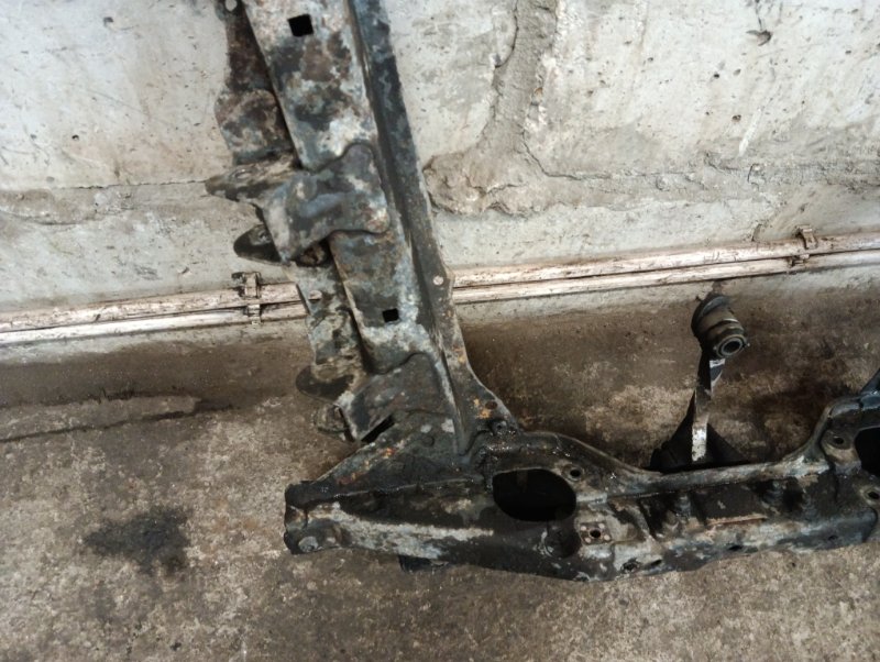 Балка подмоторная