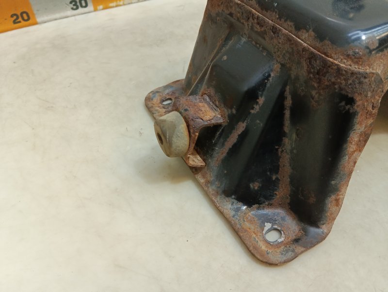 Кронштейн крепления запасного колеса