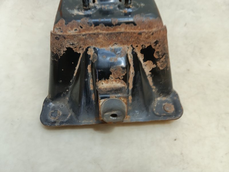 Кронштейн крепления запасного колеса