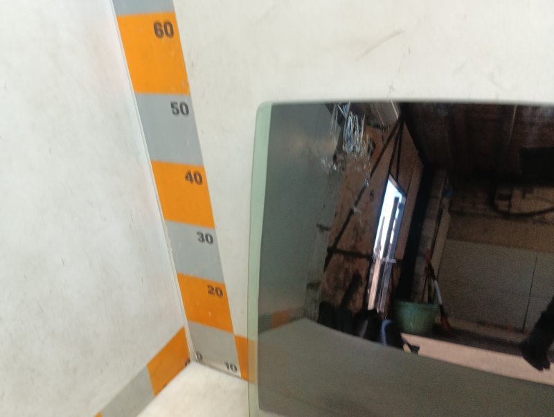 Стекло двери задней левой