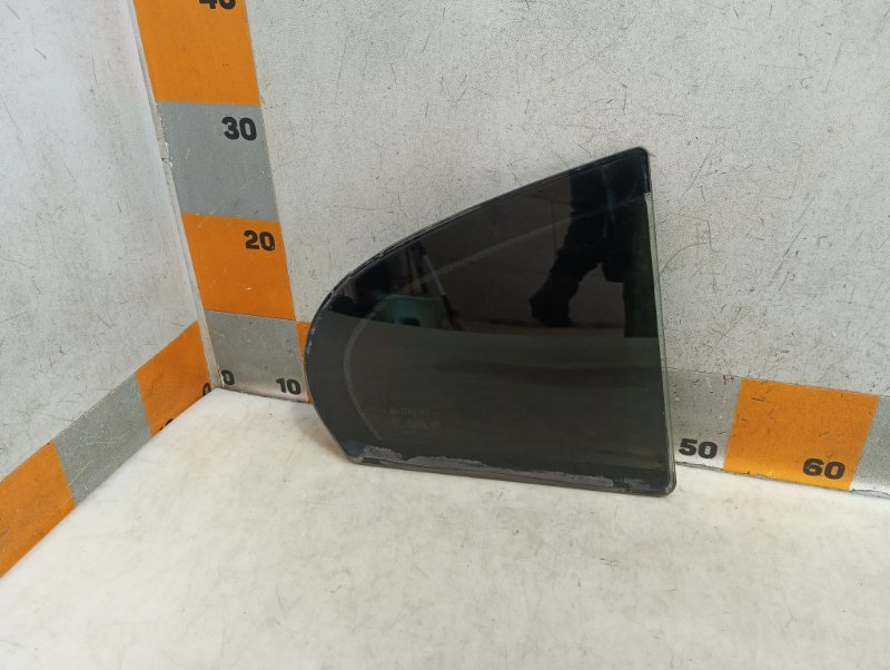 Стекло двери задней правой